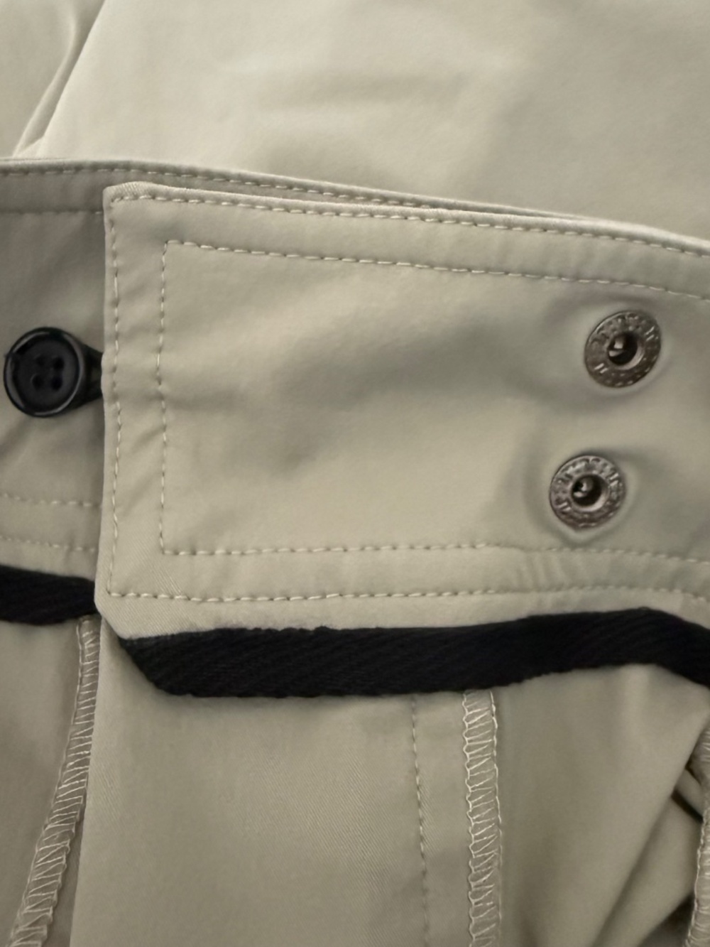 Terry Women's Cycling & Hiking Cargo Shorts – Khaki – Size Medium - Picture 6 of 7